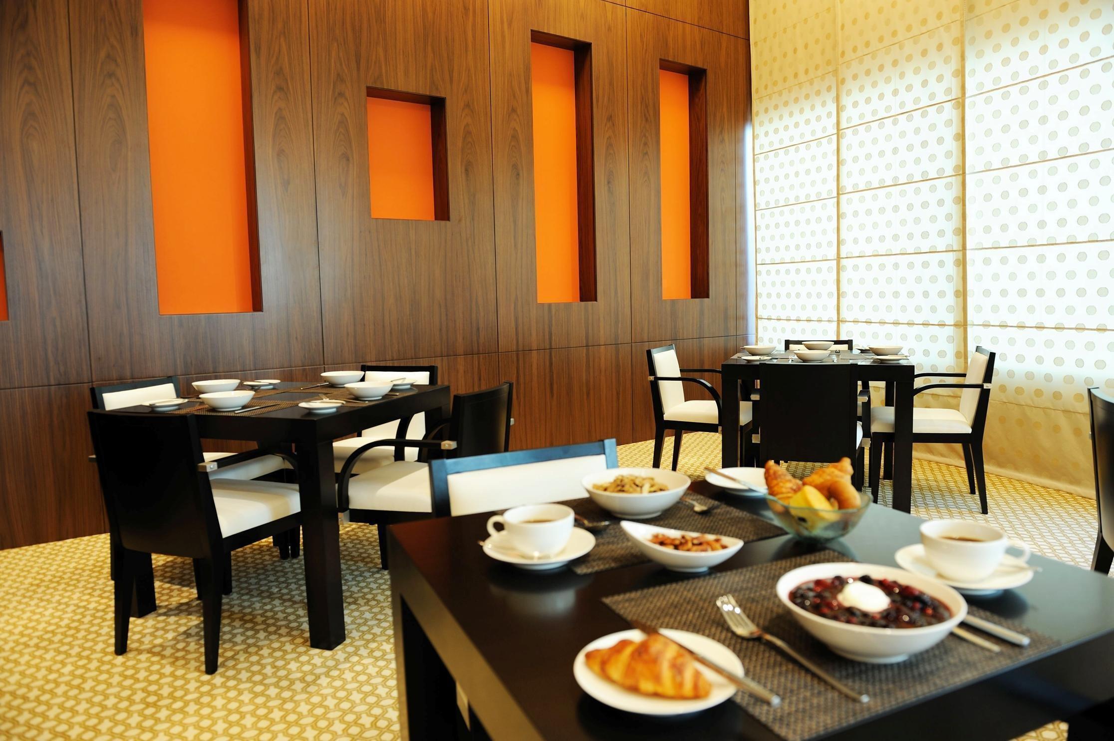 Staybridge Suites Yas Island Abu Dhabi By Ihg Restaurant foto